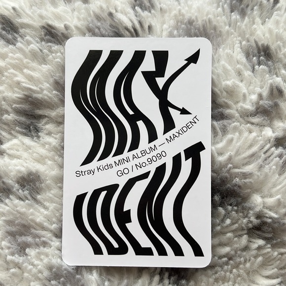 1pc. STRAYKIDS I.N. - MINI ALBUM - MAXIDENT - Picture 2 of 2